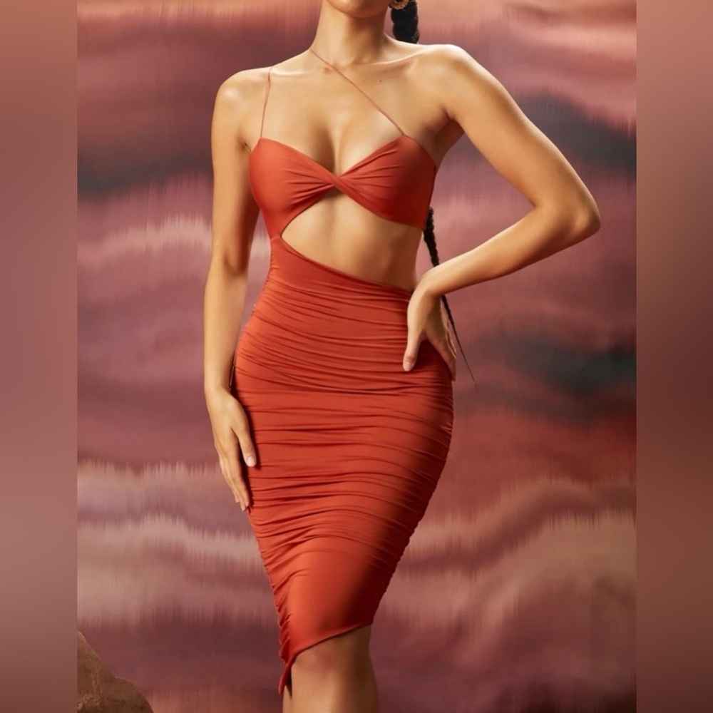 Oh Polly Entwined Twist Bust Cut Out
Asymmetrical Ruched Dress in Rust Size 8